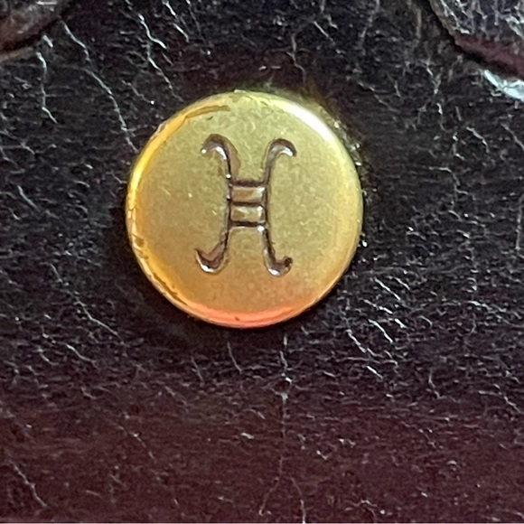 Wonderfully detailed Cole Haan black leather wallet! Measures apx 8 x 4“. EUC. - Picture 7 of 12